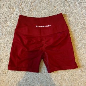 Alphalete Amplify 4.5” Shorts - Scarlet